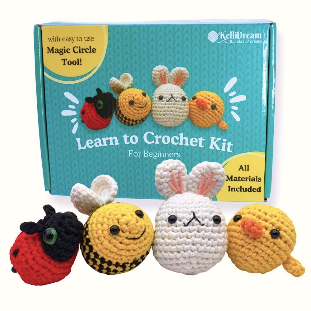 Ramlur Kit Débutant Crochet - Inclut Fil, Crochet, Accessoires Et Tutoriel Vidéo Pour Fabriquer 7 Porte-Clés (Français Non Garanti) Apprendre Crochet Facile Ramlur Kit Débutant Crochet - Inclut Fil, Crochet, Accessoires Et Tutoriel Vidéo Pour Fabriquer 7 Porte-Clés (Français Non Garanti) Apprendre Crochet Facile